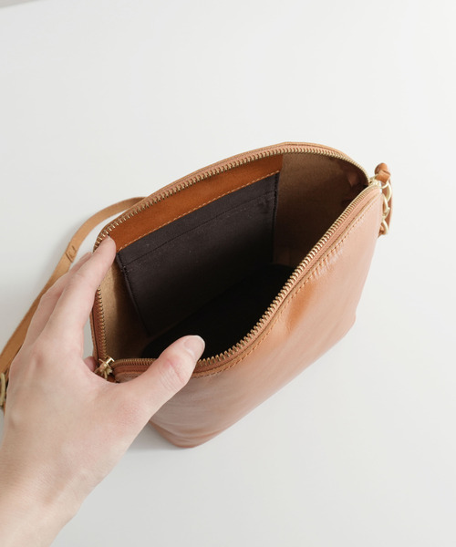 TIDEWAY(タイドウェイ)の「LIGHT LEATHER SHOULDER(ショルダーバッグ・レディース・ブラック/チョコ/キャメル/ブラウン/アッシュグレー・FREE)」の12枚目の写真