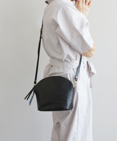 TIDEWAY(タイドウェイ)の「LIGHT LEATHER SHOULDER(ショルダーバッグ・レディース・ブラック/チョコ/キャメル/ブラウン/アッシュグレー・FREE)」の14枚目の写真