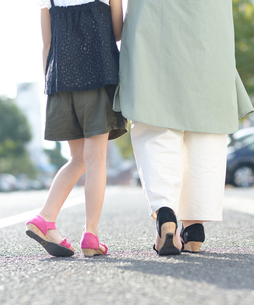 menue（メヌエ）の「コルク巻き ゴムストラップ キッズサンダル（サンダル・キッズ・グレー/マジェンタ/ブラック/イエロー/その他・18.0cm/17.0cm/19.0cm/21.0cm/16.0cm/20.0cm）」の10枚目の写真