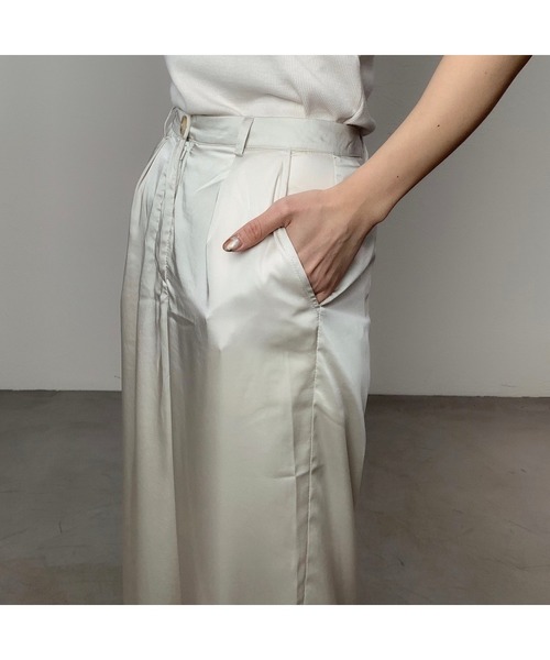 CFT.(シフト)の「CFT. Matt satin tack PT (マットサテンタックパンツ)(その他パンツ・レディース・アイボリー/ミント/ブルー/ピンク・FREE)」の8枚目の写真