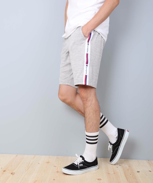 Champion(チャンピオン)の「【CHAMPION/チャンピオン】サイドテープショーツ C3-RS504 吸汗・速乾性 COOLで快適な状態を保つ「C VAPOR」を採用(スウェットパンツ・メンズ・グレー/ブラック/レッド/ブルー・MEDIUM/LARGE/X-LARGE)」の2枚目の写真