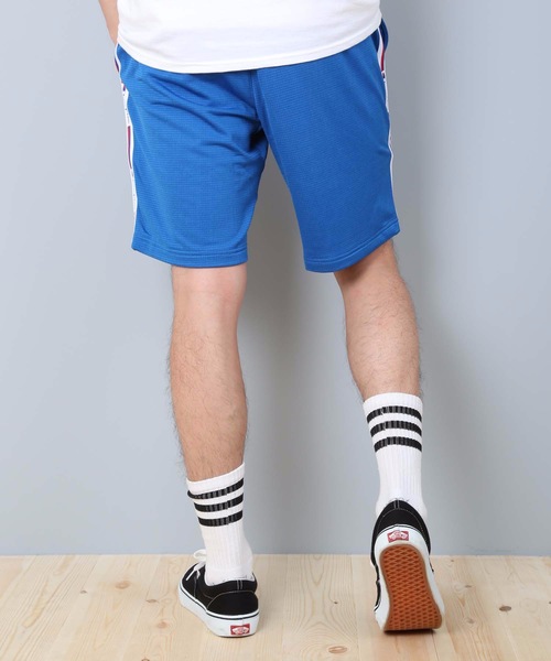 Champion(チャンピオン)の「【CHAMPION/チャンピオン】サイドテープショーツ C3-RS504 吸汗・速乾性 COOLで快適な状態を保つ「C VAPOR」を採用(スウェットパンツ・メンズ・グレー/ブラック/レッド/ブルー・MEDIUM/LARGE/X-LARGE)」の7枚目の写真
