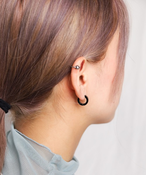 Mag.（マグ）の「【STAINLESS】4mmクロームフープピアス（ピアス（両耳用）・レディース・ブラック系その他/シルバー系その他/ゴールド系その他/ブラック/シルバー/ゴールド・FREE）」の7枚目の写真