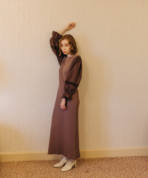 flowriri（フロウリリ）の「flowriri ボリュームスリーブワンピース（ワンピース・レディース・ブラック/ブラウン・FREE）」の4枚目の写真