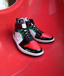 JORDAN BRAND（ジョーダンブランド）の「JORDAN BRAND WMNS AIR JORDAN 1 MID SE ジョーダン ブランド ウィメンズ エア ジョーダン  (BLACK/WHITE-UNIVERSITY RED-HYPER ROYAL) / NIKE 【SP】（スニーカー）」