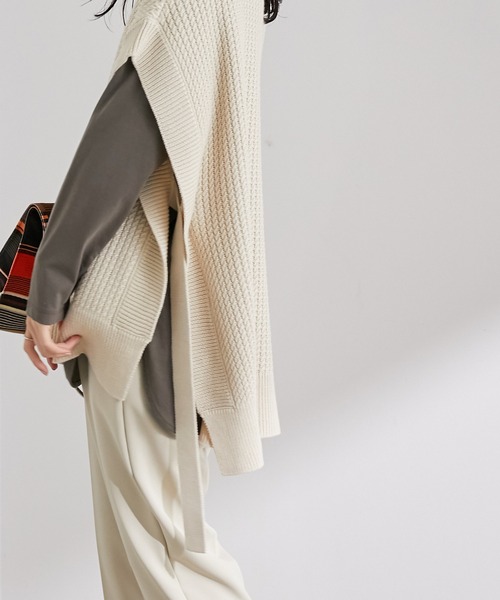 ADAM ET ROPE'（アダムエロペ）の「ハイネックルーズベスト（ニット/セーター・レディース・キナリ/ブラック/ネイビー・FREE）」の18枚目の写真