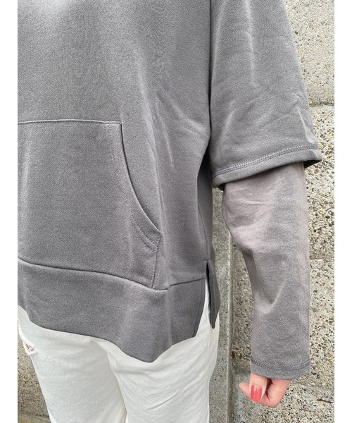 LiSeek（リシーク）の「【LiSeeK】スリーブドッキングスウェットＴＯＰ（スウェット・レディース・ホワイト/ブルー/ダークグレー・FREE）」の8枚目の写真