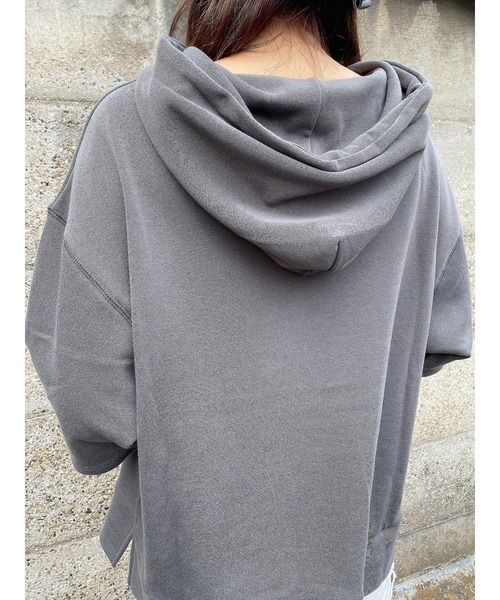 LiSeek（リシーク）の「【LiSeeK】スリーブドッキングスウェットＴＯＰ（スウェット・レディース・ホワイト/ブルー/ダークグレー・FREE）」の16枚目の写真