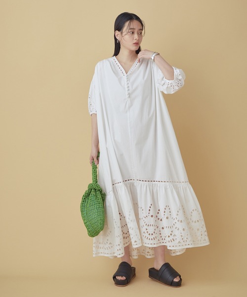 ADAM ET ROPE'（アダムエロペ）の「＜洗える＞スカラップ刺繍