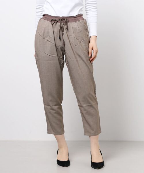 REAL CUBE(リアルキューブ)の「きれいめタックパンツ(その他パンツ・レディース・グレー/モカ・L)」の1枚目の写真