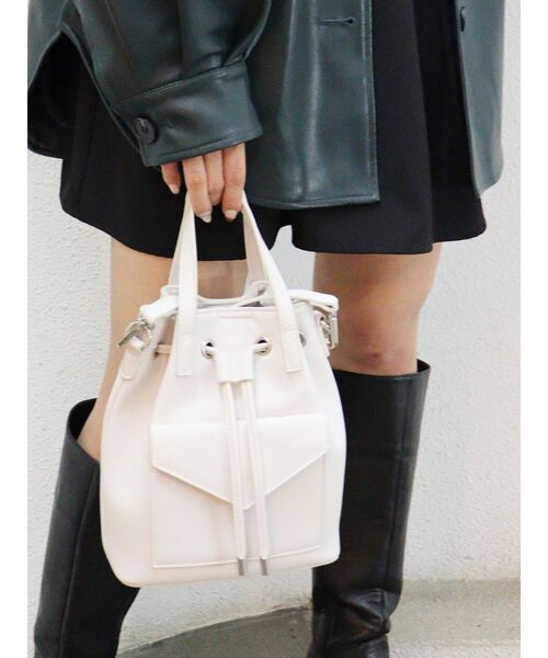 MURUA（ムルーア）の「ドローストリングBAG（ハンドバッグ・レディース・ホワイト/ブラック/ブラウン・FREE）」の2枚目の写真