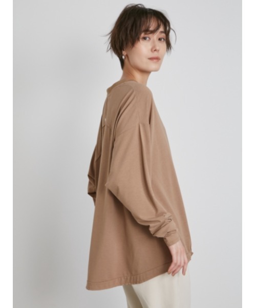 emmi(エミ)の「【emmi yoga】ロゴロングスリーブT-shirts(Tシャツ/カットソー・レディース・ベージュ/オフホワイト・FREE)」の8枚目の写真