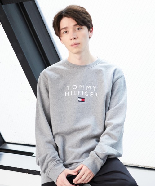 TOMMY HILFIGER（トミーヒルフィガー）の「ベーシックロゴトレーナー（スウェット・メンズ・ホワイト/ネイビー/グレー/グリーン/ホワイト系その他・MEDIUM/LARGE/SMALL/X-LARGE）」の3枚目の写真