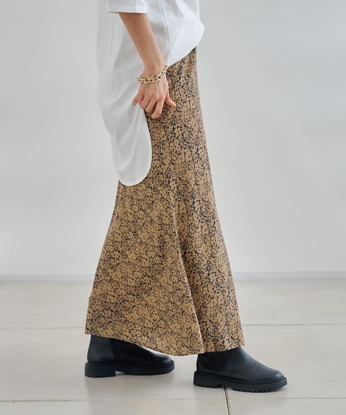 DouDou(ドゥドゥ)の「フラワープリントスカート(スカート・レディース・ブラウン/グリーン・FREE)」の9枚目の写真