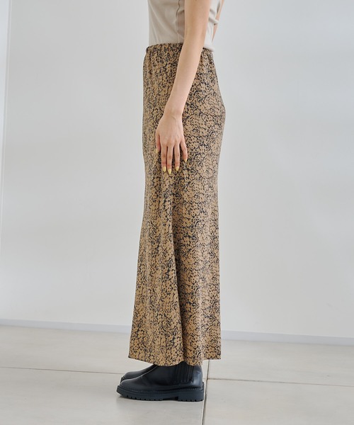 DouDou(ドゥドゥ)の「フラワープリントスカート(スカート・レディース・ブラウン/グリーン・FREE)」の22枚目の写真