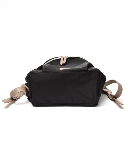 LUGG NAGG(ラグナグ)の「【adottona/アダット】超軽量・撥水機能付きポケットリュック(バックパック/リュック・レディース・ベージュ/ブラウン/ブラック・FREE)」の6枚目の写真