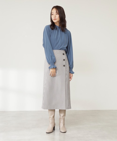 N.(N. Natural Beauty Basic)(エヌエヌナチュラルビューティーベーシック)の「シャーリングハイネックブラウス(シャツ/ブラウス・レディース・グレー/ブラック/ホワイト/ベージュ/ブルー・MEDIUM)」の15枚目の写真