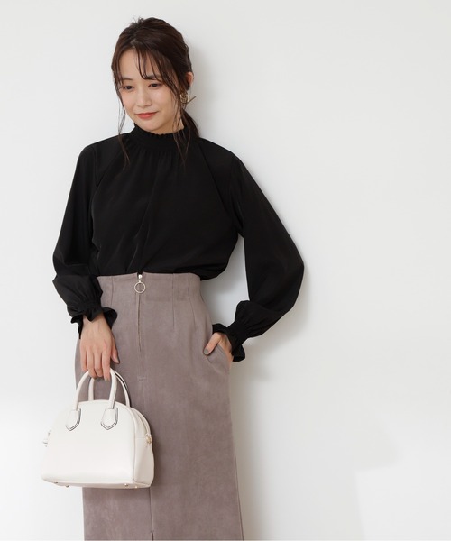 N.(N. Natural Beauty Basic)(エヌエヌナチュラルビューティーベーシック)の「シャーリングハイネックブラウス(シャツ/ブラウス・レディース・グレー/ブラック/ホワイト/ベージュ/ブルー・MEDIUM)」の13枚目の写真