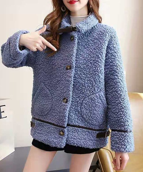 FRP（エフアールピー）の「YUGA フェイクムートン　ボア　ブルゾン　ジャケットコート（ブルゾン・レディース・モカ/ブルー/レッド/ホワイト/ブラウン/オフホワイト・M/L）」の5枚目の写真