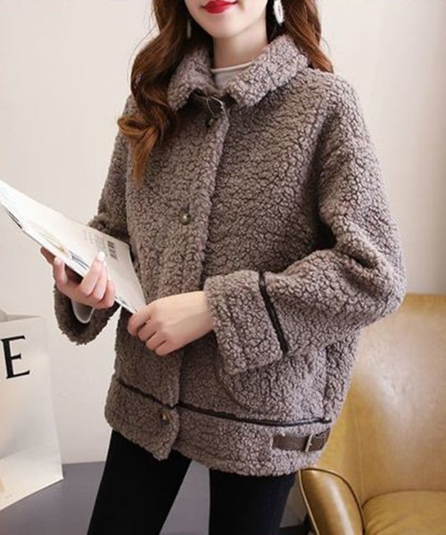 FRP（エフアールピー）の「YUGA フェイクムートン　ボア　ブルゾン　ジャケットコート（ブルゾン・レディース・モカ/ブルー/レッド/ホワイト/ブラウン/オフホワイト・M/L）」の4枚目の写真