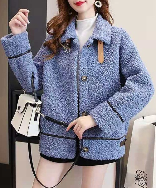 FRP（エフアールピー）の「YUGA フェイクムートン　ボア　ブルゾン　ジャケットコート（ブルゾン・レディース・モカ/ブルー/レッド/ホワイト/ブラウン/オフホワイト・M/L）」の21枚目の写真