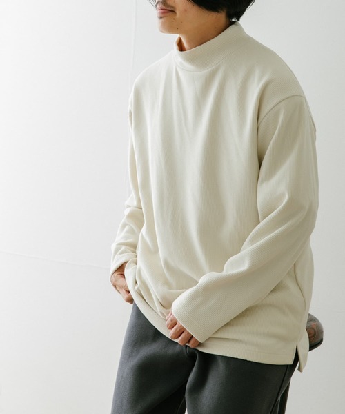 ITEMS URBANRESEARCH（アイテムズ アーバンリサーチ）の「ハイネックリブカットソー（Tシャツ/カットソー・メンズ・ブラック/オフホワイト/ベージュ・MEDIUM/LARGE）」の2枚目の写真