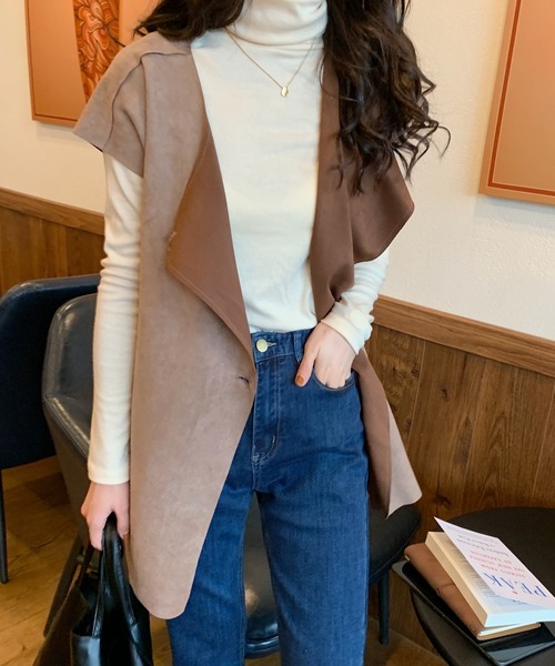 ABITOKYO（アビトーキョー）の「バックスリットウエストマークフェイクムートンベスト（ベスト・レディース・ブラック/ベージュ/モカ・M/L）」の4枚目の写真