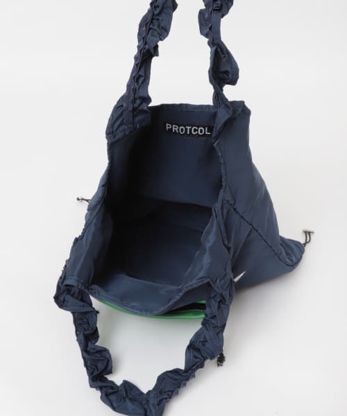PROTCOL（プロトコル）の「PROTCOL　FRILL TOTE BAG（トートバッグ・レディース・ネイビー・ONE）」の8枚目の写真