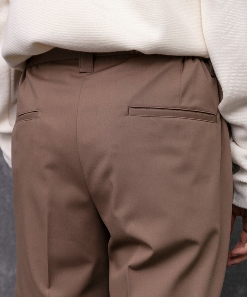 UNITED TOKYO（ユナイテッドトウキョウ）の「マルチストレッチサイドゴムセミフレアスラックス（スラックス・メンズ・ブラック/バーガンディー/ライトベージュ/グレイッシュベージュ・1/2/3）」の19枚目の写真