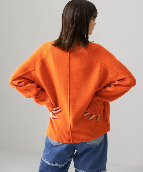 KBF（ケイビーエフ）の「アウトリンキングコクーンハイネックニット（ニット/セーター・レディース・ライトグレー/ブラウン/オレンジ・ONE）」の3枚目の写真