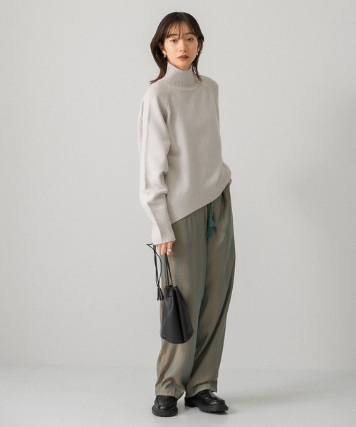 KBF（ケイビーエフ）の「アウトリンキングコクーンハイネックニット（ニット/セーター・レディース・ライトグレー/ブラウン/オレンジ・ONE）」の7枚目の写真