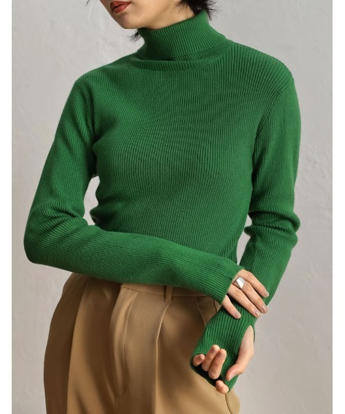 Re:EDIT(リエディ)の「指穴タートルネックリブニットトップス(ニット/セーター・レディース・グリーン/パープル/ブラック/ブルー/アイボリー/オレンジ・MEDIUM)」の3枚目の写真