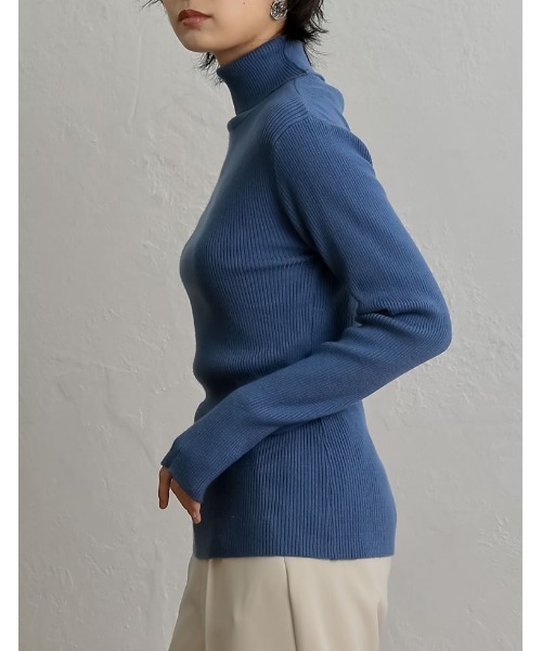 Re:EDIT(リエディ)の「指穴タートルネックリブニットトップス(ニット/セーター・レディース・グリーン/パープル/ブラック/ブルー/アイボリー/オレンジ・MEDIUM)」の20枚目の写真