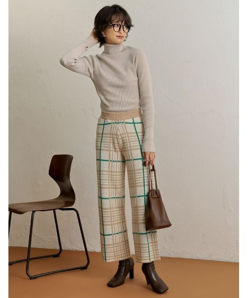 Re:EDIT(リエディ)の「指穴タートルネックリブニットトップス(ニット/セーター・レディース・グリーン/パープル/ブラック/ブルー/アイボリー/オレンジ・MEDIUM)」の13枚目の写真