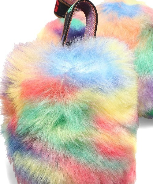 UGG（アグ）の「UGG W FLUFF YEAH PRIDE / アグ フラフ イェイ