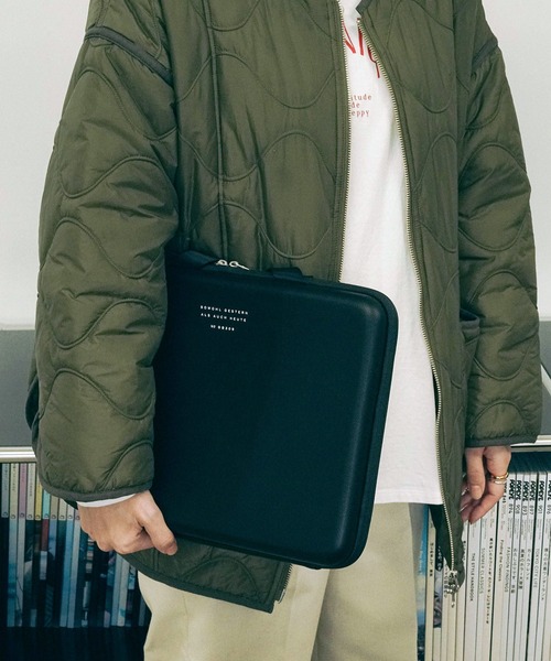 CASSETiFY ✖️HUFクラックパターン ノートPC.パットケース CASSETiFY ✖️HUFクラックパターン ノートPC.パットケース