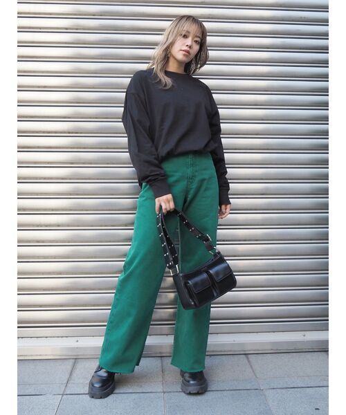 EVRIS（エヴリス）の「ワイドベルトガジェットBAG（ショルダーバッグ・レディース・ホワイト/ブラック/グリーン・FREE）」の4枚目の写真