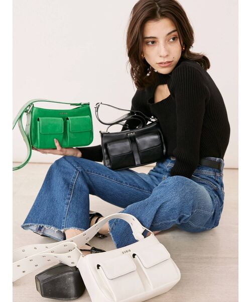 EVRIS（エヴリス）の「ワイドベルトガジェットBAG（ショルダーバッグ・レディース・ホワイト/ブラック/グリーン・FREE）」の13枚目の写真