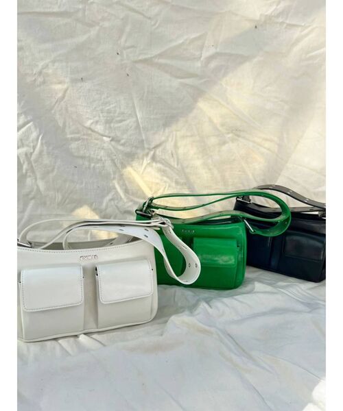 EVRIS（エヴリス）の「ワイドベルトガジェットBAG（ショルダーバッグ・レディース・ホワイト/ブラック/グリーン・FREE）」の15枚目の写真
