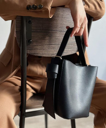 ISOOK | Side belt bucket bag / サイドベルトバケットバッグ(ハンドバッグ)