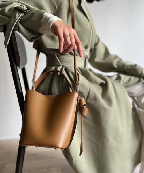 ISOOK(アイスー)の「【ISOOK / アイスー】サイドベルトバケットバッグ / ハンドバッグ ポーチ付き ZOZOTOWN限定(ハンドバッグ・レディース・ブラック/ライトブラウン・FREE)」の10枚目の写真