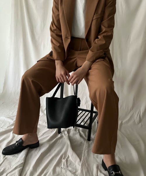 ISOOK(アイスー)の「【ISOOK / アイスー】サイドベルトバケットバッグ / ハンドバッグ ポーチ付き ZOZOTOWN限定(ハンドバッグ・レディース・ブラック/ライトブラウン・FREE)」の13枚目の写真