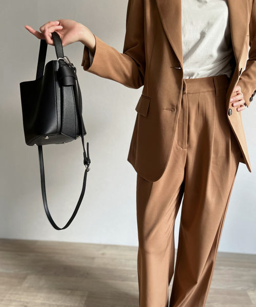 ISOOK(アイスー)の「【ISOOK / アイスー】サイドベルトバケットバッグ / ハンドバッグ ポーチ付き ZOZOTOWN限定(ハンドバッグ・レディース・ブラック/ライトブラウン・FREE)」の18枚目の写真