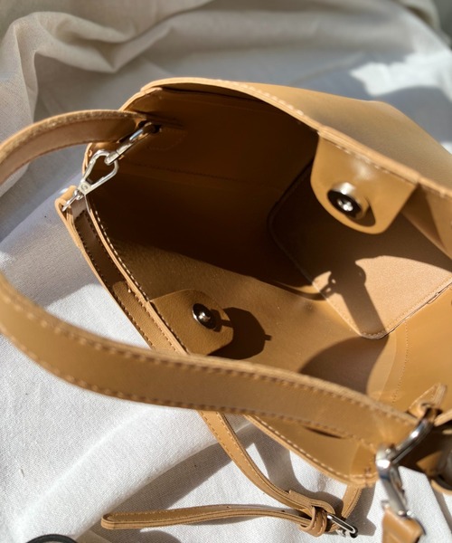 ISOOK(アイスー)の「【ISOOK / アイスー】サイドベルトバケットバッグ / ハンドバッグ ポーチ付き ZOZOTOWN限定(ハンドバッグ・レディース・ブラック/ライトブラウン・FREE)」の16枚目の写真