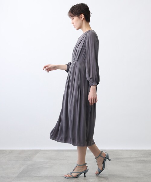 INDIVI（インディヴィ）の「◆【洗える/UVケア/吸水速乾】タック＆ギャザーワンピース（ワンピース・レディース・サックスブルー系5/ダークグレー/ネイビー・34/38/13/19/15 ）」の18枚目の写真