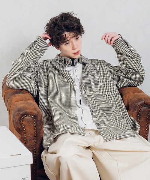 MUHET(ミュエータ)の「アソートレギュラーカラーシャツ(シャツ/ブラウス・レディース・オフホワイト/イエロー/オレンジ/インディゴブルー/グリーン/ライトピンク・SMALL/MEDIUM/X-LARGE)」の3枚目の写真