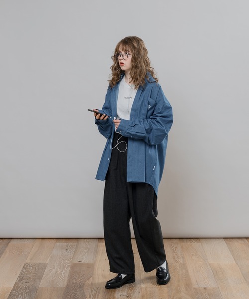 MUHET(ミュエータ)の「アソートレギュラーカラーシャツ(シャツ/ブラウス・レディース・オフホワイト/イエロー/オレンジ/インディゴブルー/グリーン/ライトピンク・SMALL/MEDIUM/X-LARGE)」の17枚目の写真