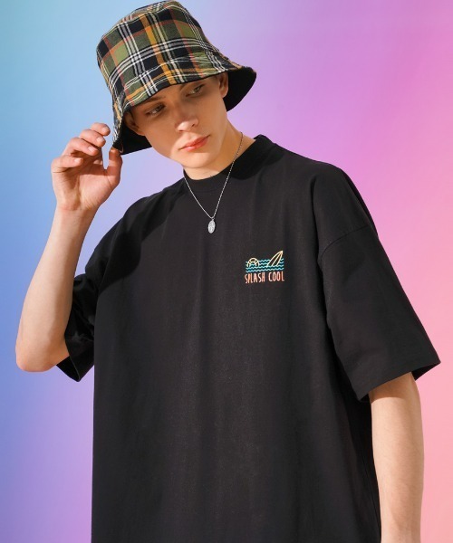 TWN(ティーダブリューエヌ)の「TWN(ティーダブリューエヌ)/Splash Short Sleeve/オーバーサイズ バック ロゴプリント Tシャツ(Tシャツ/カットソー・レディース・ブラック/グリーン/アイボリー・M/L/XL)」の6枚目の写真