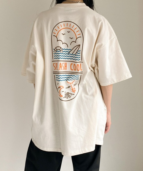 TWN(ティーダブリューエヌ)の「TWN(ティーダブリューエヌ)/Splash Short Sleeve/オーバーサイズ バック ロゴプリント Tシャツ(Tシャツ/カットソー・レディース・ブラック/グリーン/アイボリー・M/L/XL)」の18枚目の写真