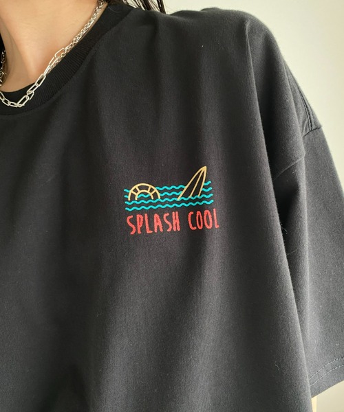 TWN(ティーダブリューエヌ)の「TWN(ティーダブリューエヌ)/Splash Short Sleeve/オーバーサイズ バック ロゴプリント Tシャツ(Tシャツ/カットソー・レディース・ブラック/グリーン/アイボリー・M/L/XL)」の14枚目の写真